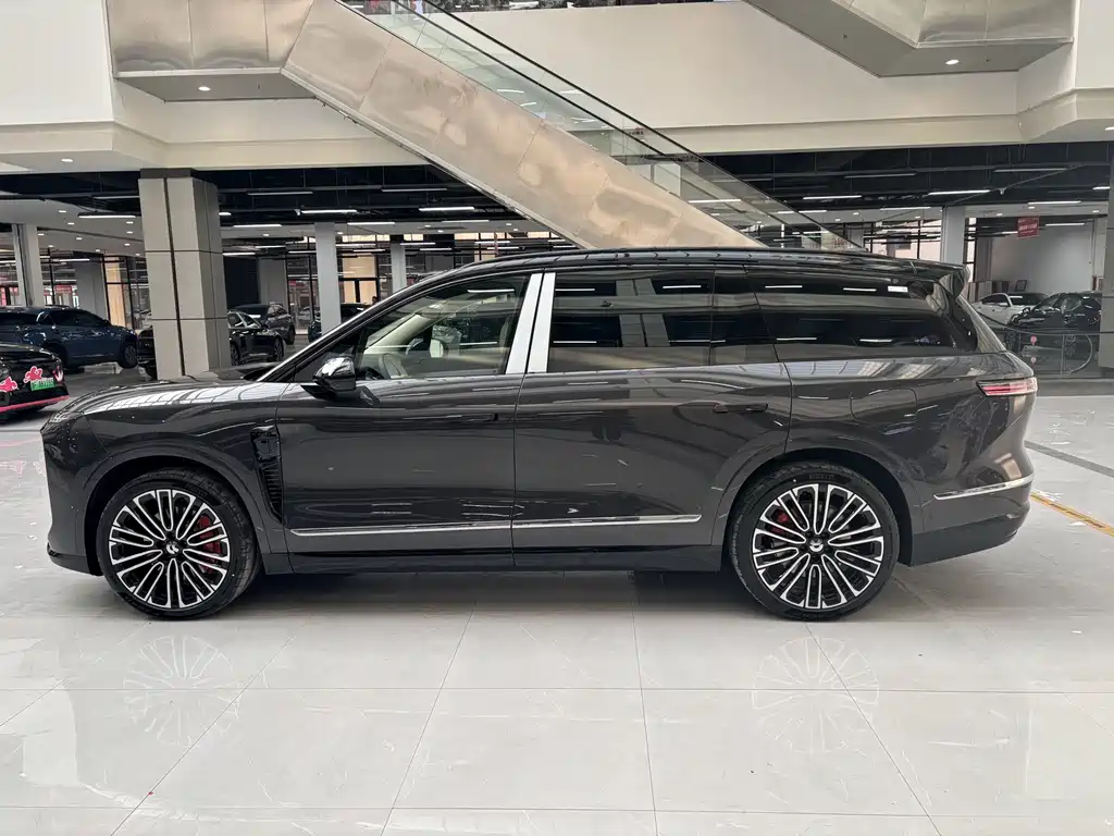 NIO ES8 2026 мест Executive