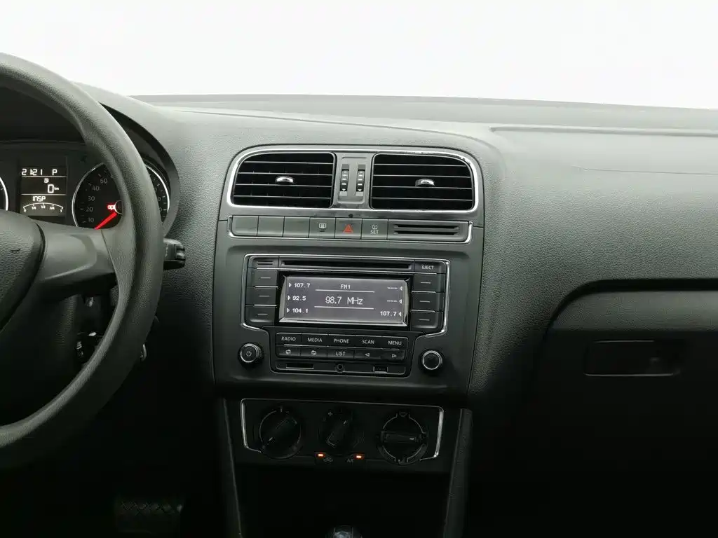Volkswagen Polo — миниатюра 12