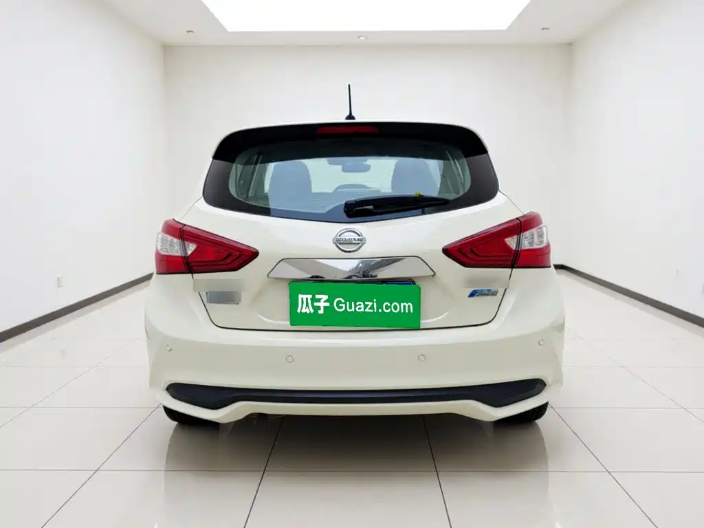 Nissan Tiida — миниатюра 5