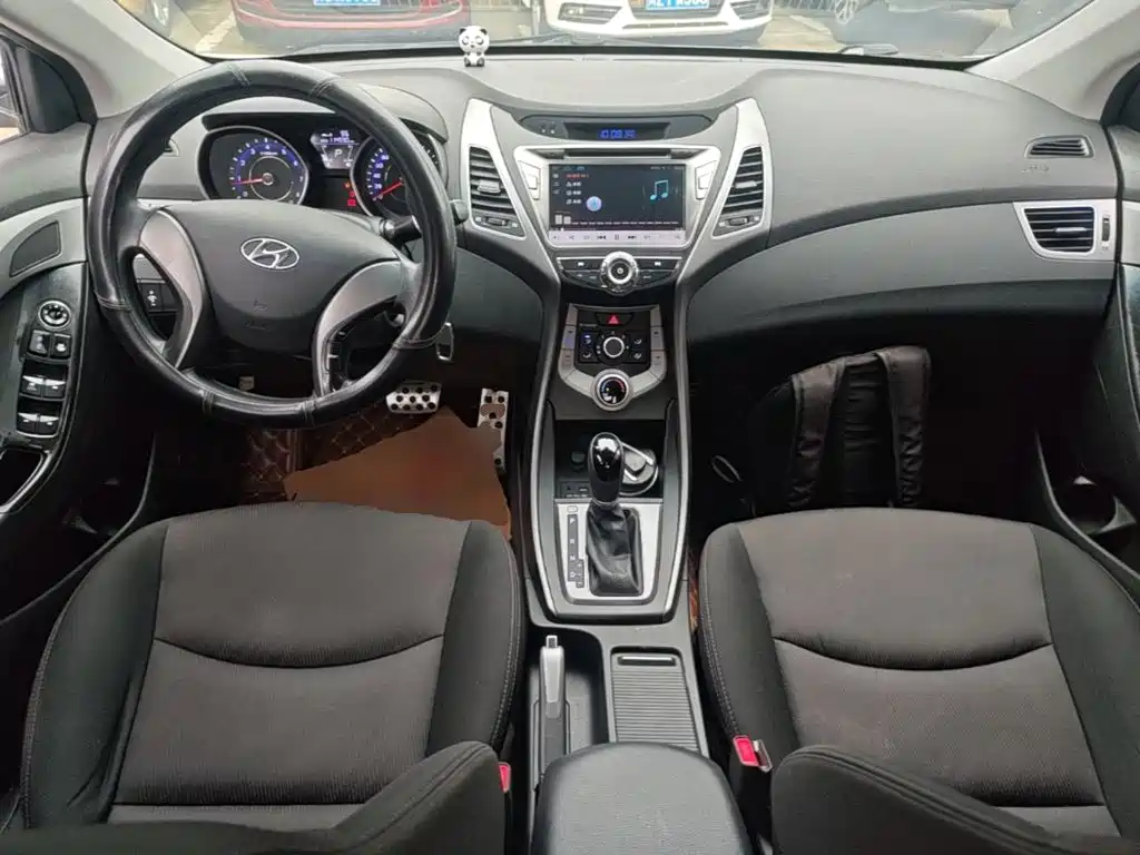 Hyundai Elantra Langdong — миниатюра 10
