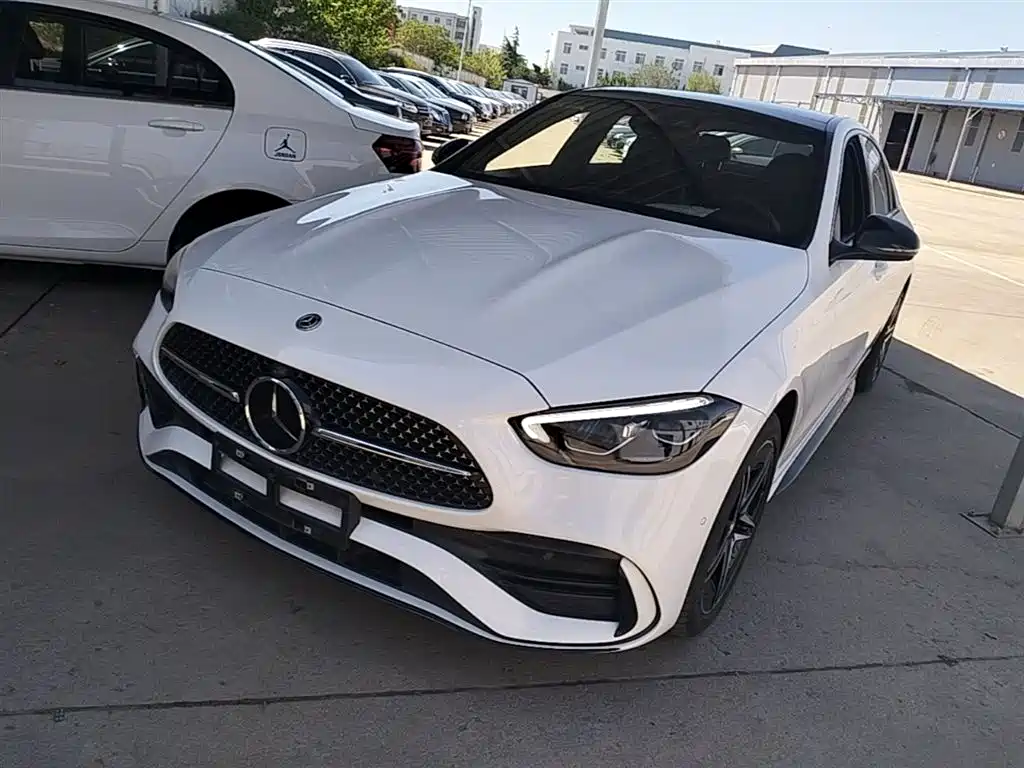 Mercedes-Benz C-Class 2024