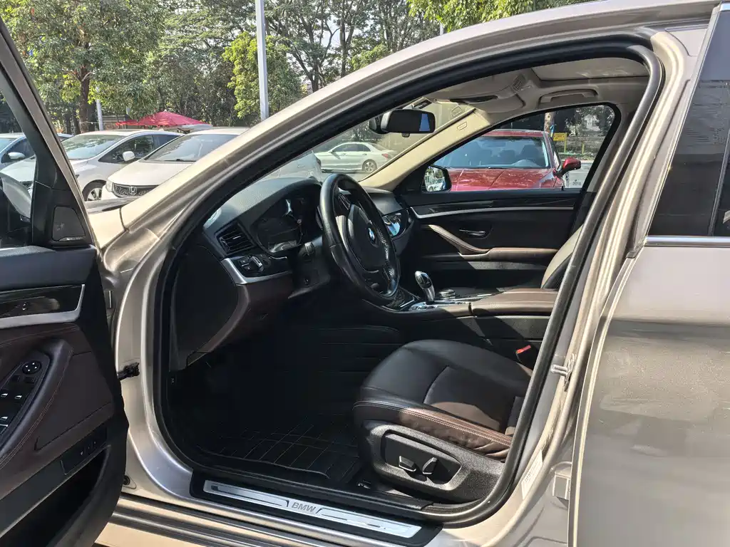 BMW 5 SERIES