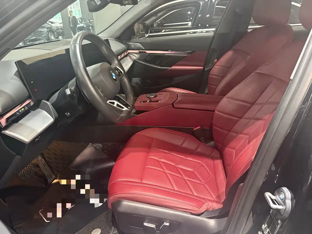 BMW 5 Series — миниатюра 4