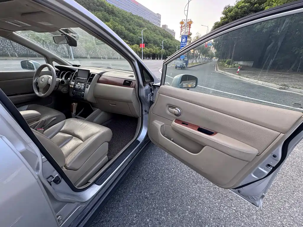 Nissan Tiida — миниатюра 14