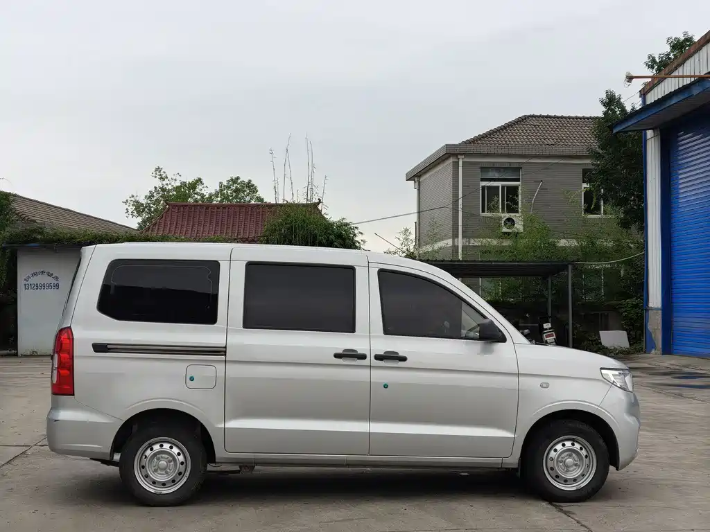 Wuling Hongguang V — миниатюра 8