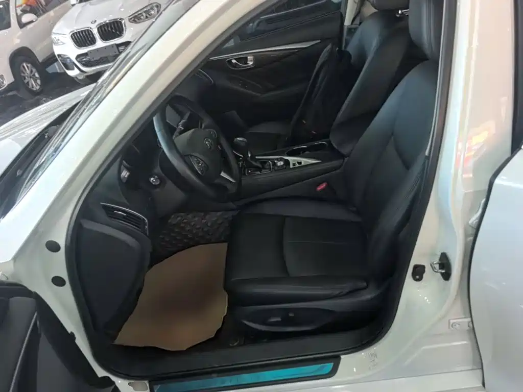 Infiniti Q50L — миниатюра 15