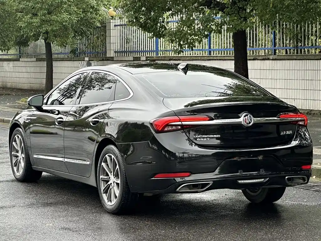 Buick LaCrosse — миниатюра 10