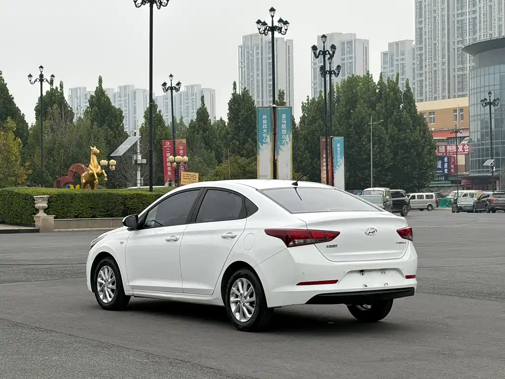 Hyundai Verna — миниатюра 12