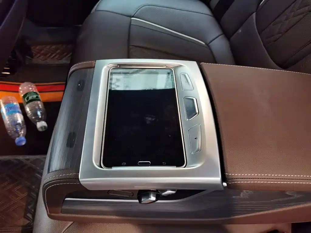 BMW 5 Series — миниатюра 7