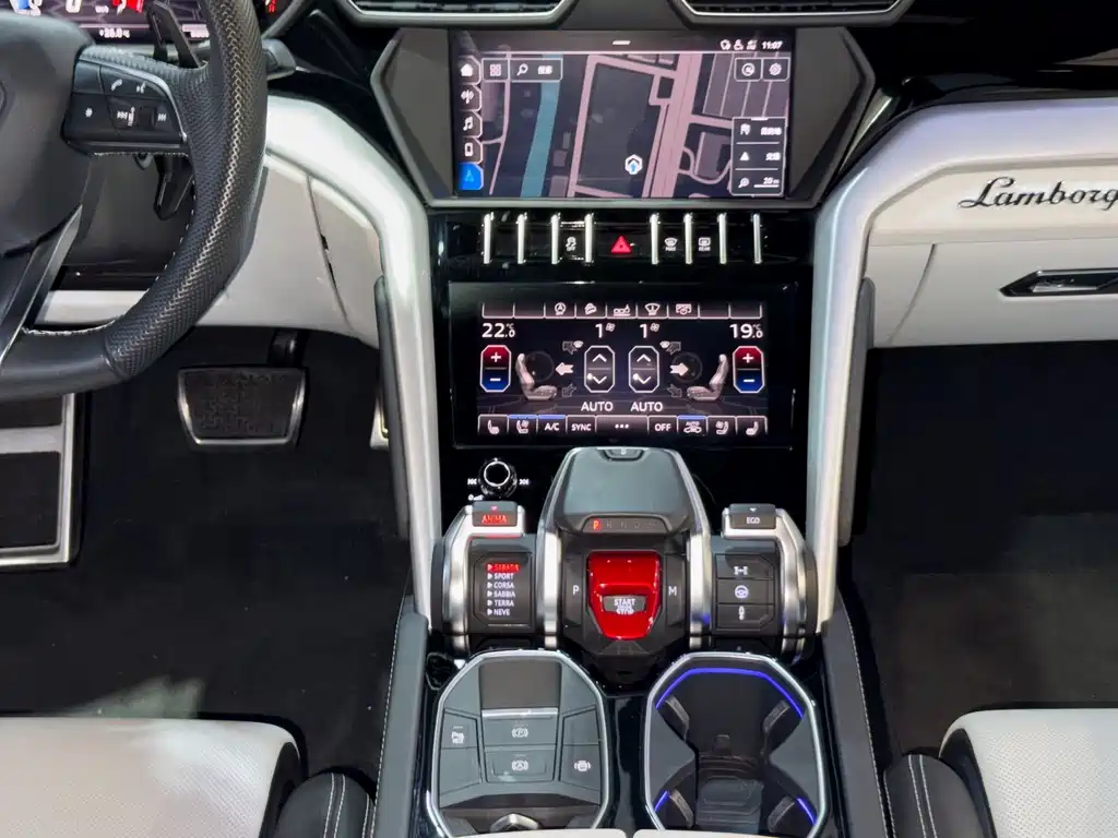 Lamborghini Urus — миниатюра 21