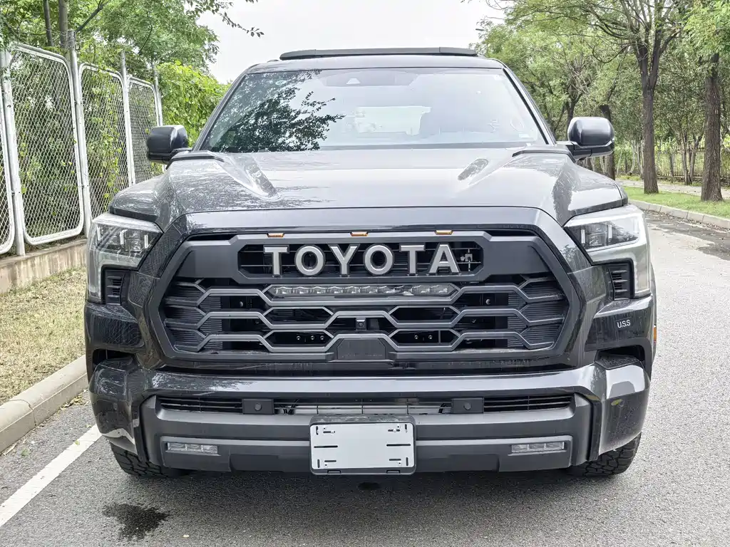Toyota Sequoia 0