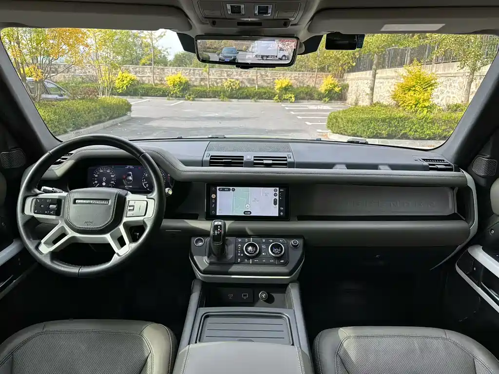 Land Rover Defender — миниатюра 5