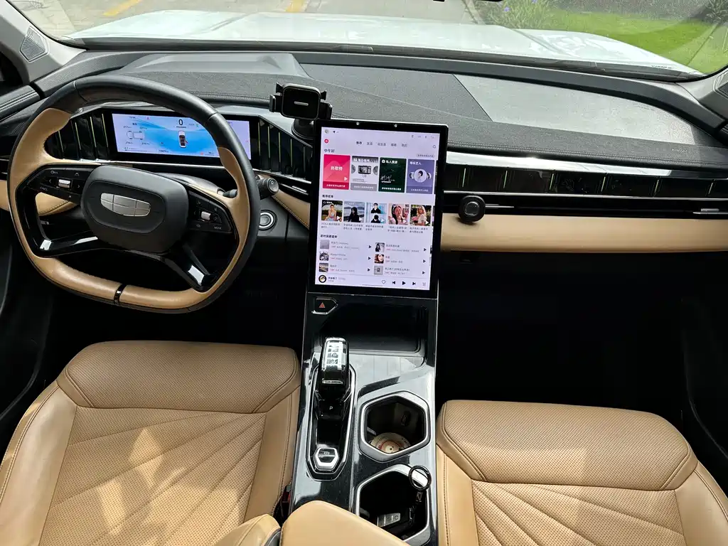 Geely Boyue L — миниатюра 9