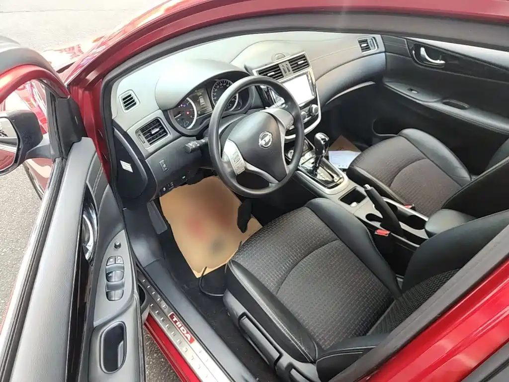 Nissan Tiida — миниатюра 16