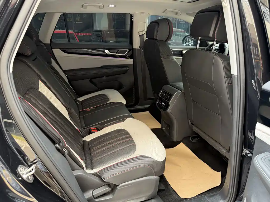 Volkswagen Teramont — миниатюра 11