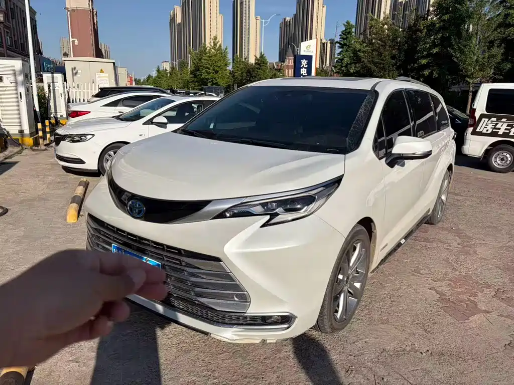 Toyota Sienna 2023
