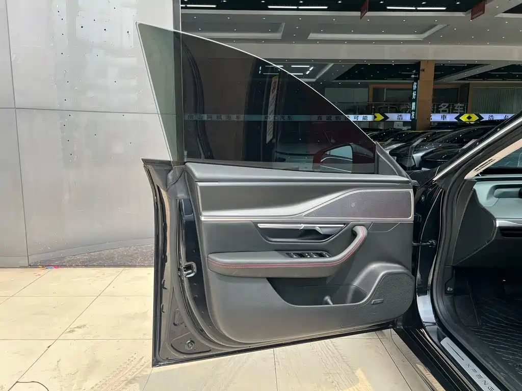 XPeng P7 — миниатюра 21