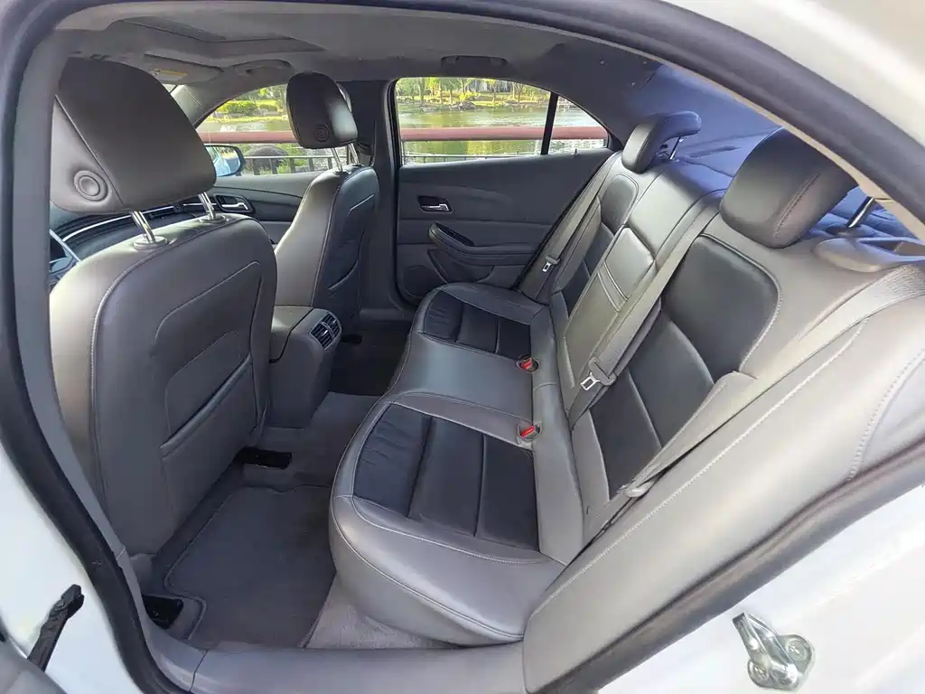 Chevrolet Malibu — миниатюра 10