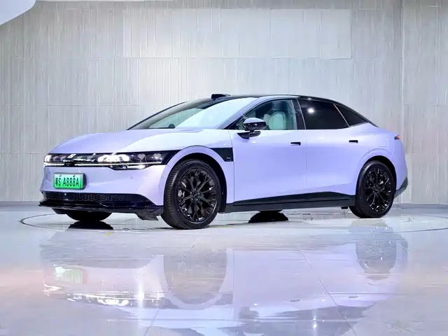 2025 Zeekr 007