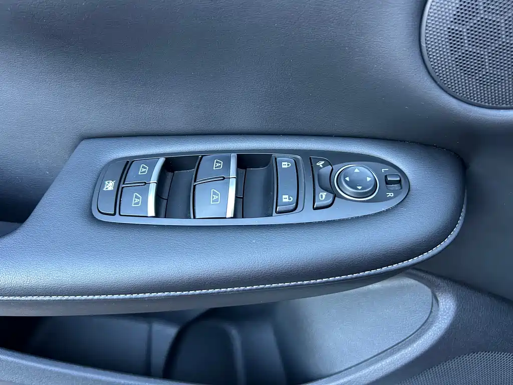 Infiniti QX50 — миниатюра 19