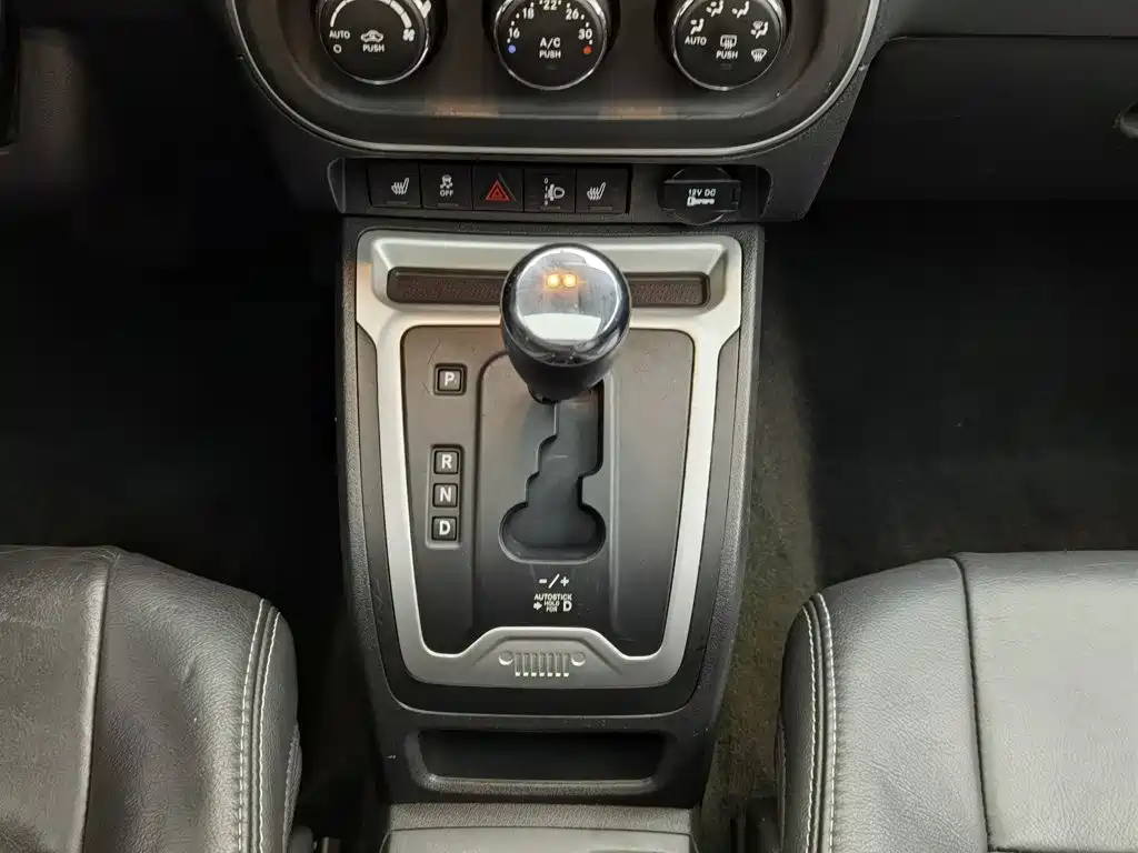 Jeep Compass (Import) — миниатюра 13