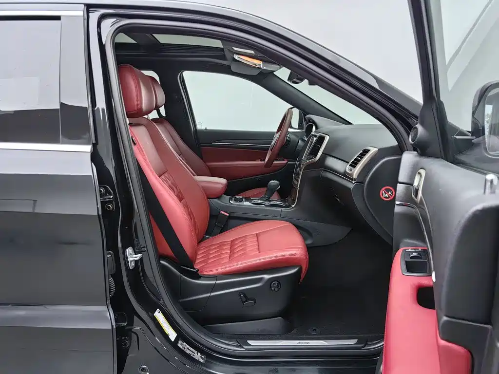 Jeep Grand Cherokee (Import) — миниатюра 23