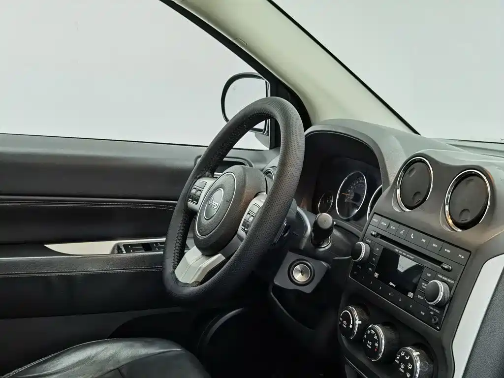 Jeep Compass (Import) — миниатюра 22