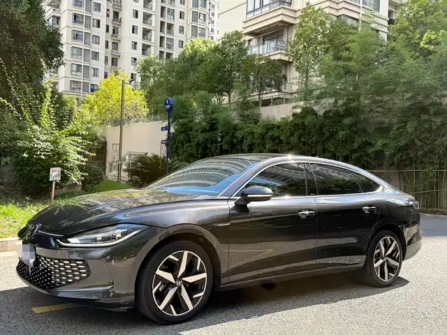 VOLKSWAGEN LINGDU 2023