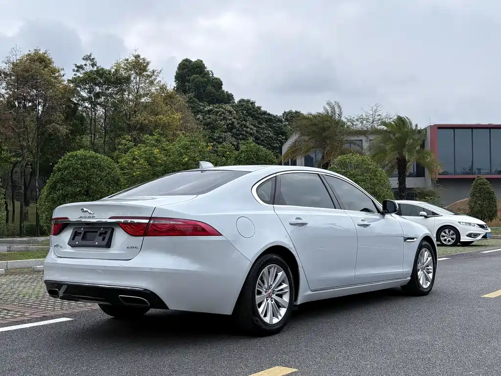 Jaguar XFL 2017 XFL 2.0T 240PS Premium