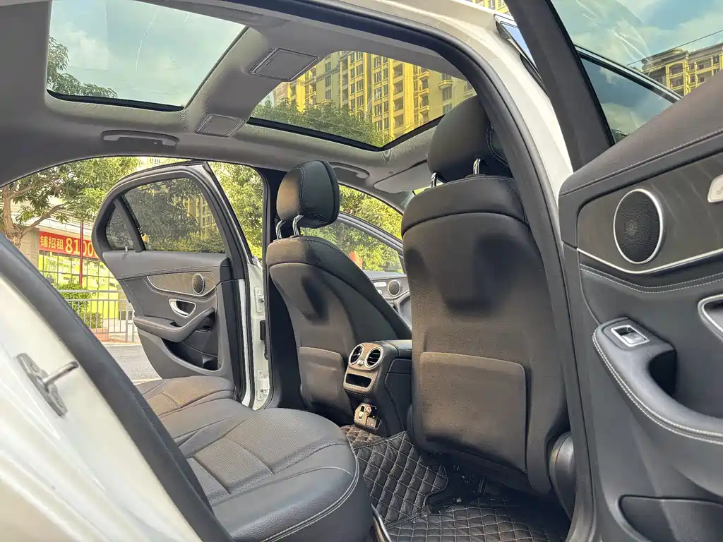 Mercedes-Benz C-Class — миниатюра 12