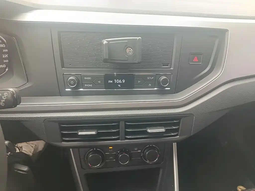 Volkswagen Polo — миниатюра 13