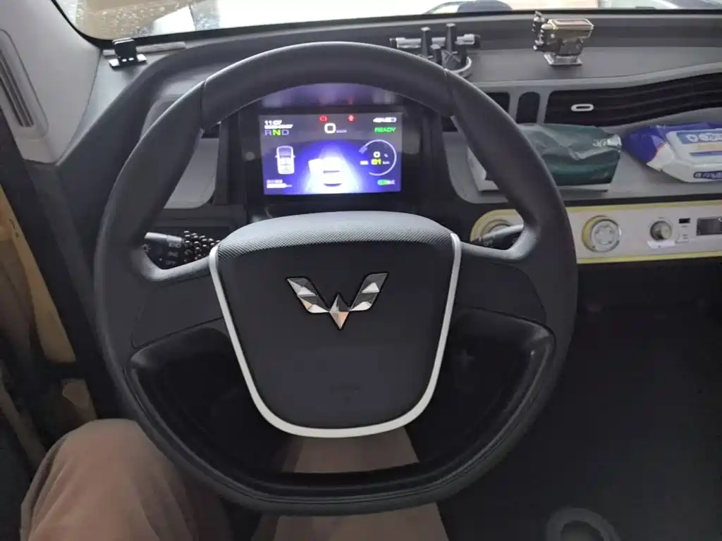 Wuling MINIEV — миниатюра 11