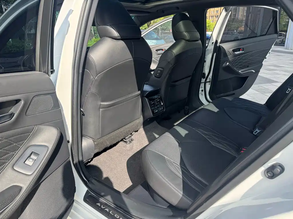 Toyota Avalon — миниатюра 10