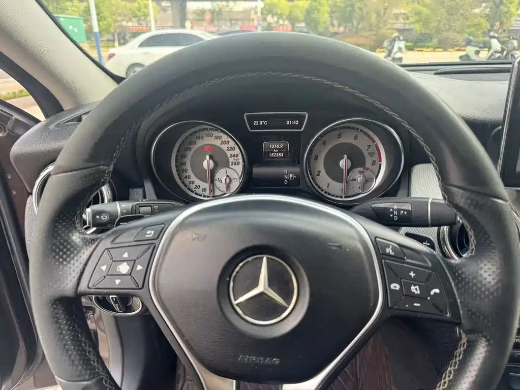 Mercedes-Benz GLA — миниатюра 15