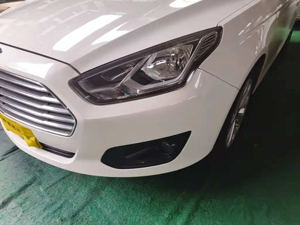 Ford Escort — миниатюра 24