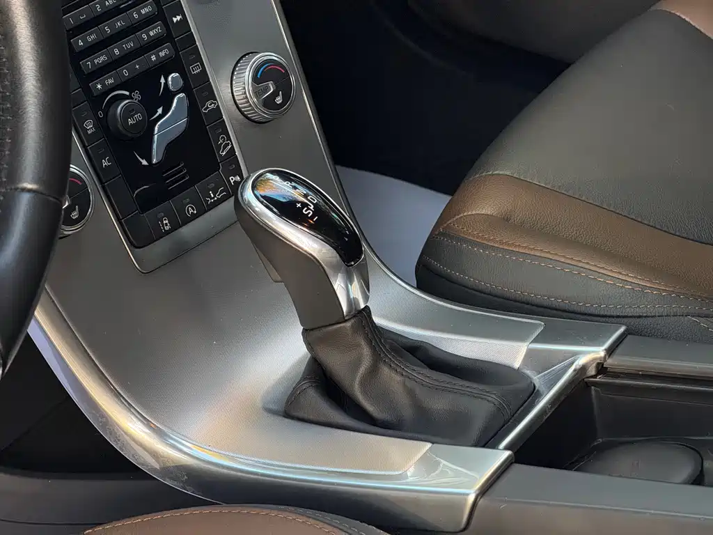 Volvo XC60 — миниатюра 13