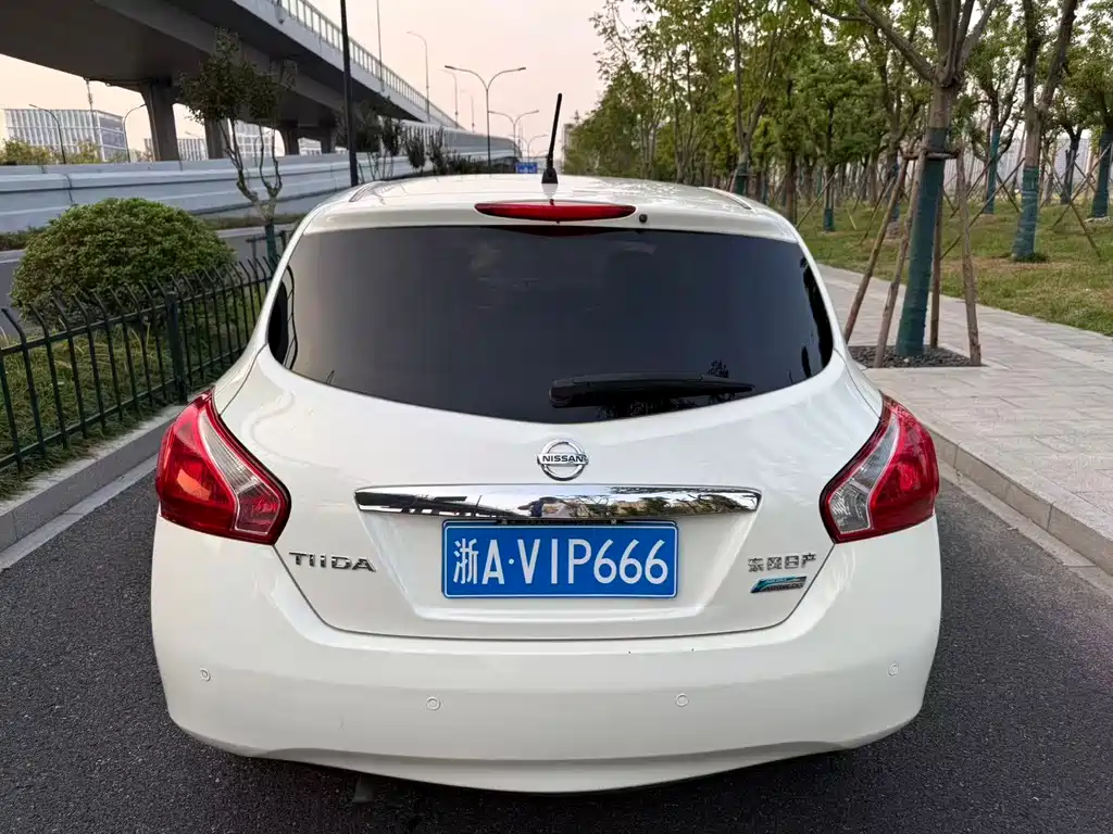 Nissan Tiida — миниатюра 5