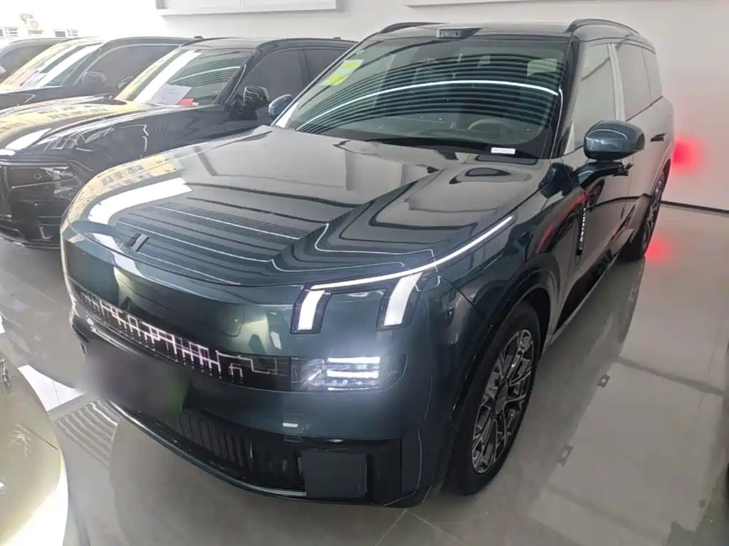 Lynk & Co 900 — миниатюра 2