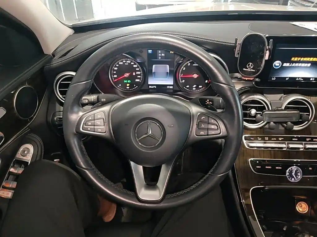 Mercedes-Benz C-Class — миниатюра 11