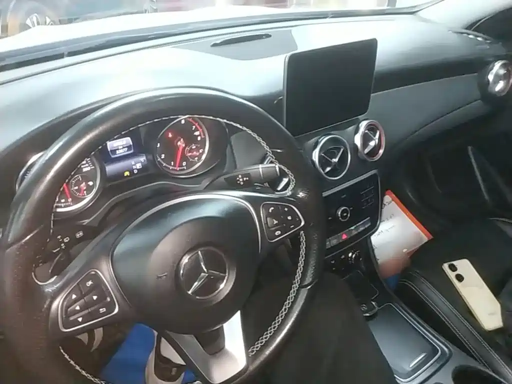 Mercedes-Benz GLA — миниатюра 10