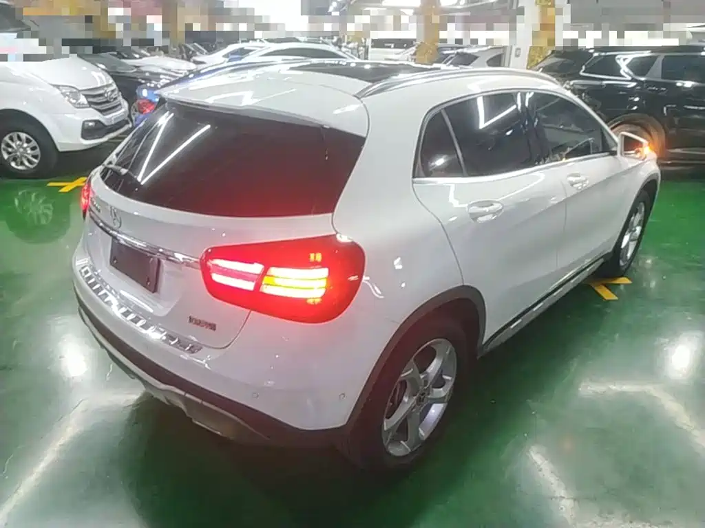 Mercedes-Benz GLA — миниатюра 7