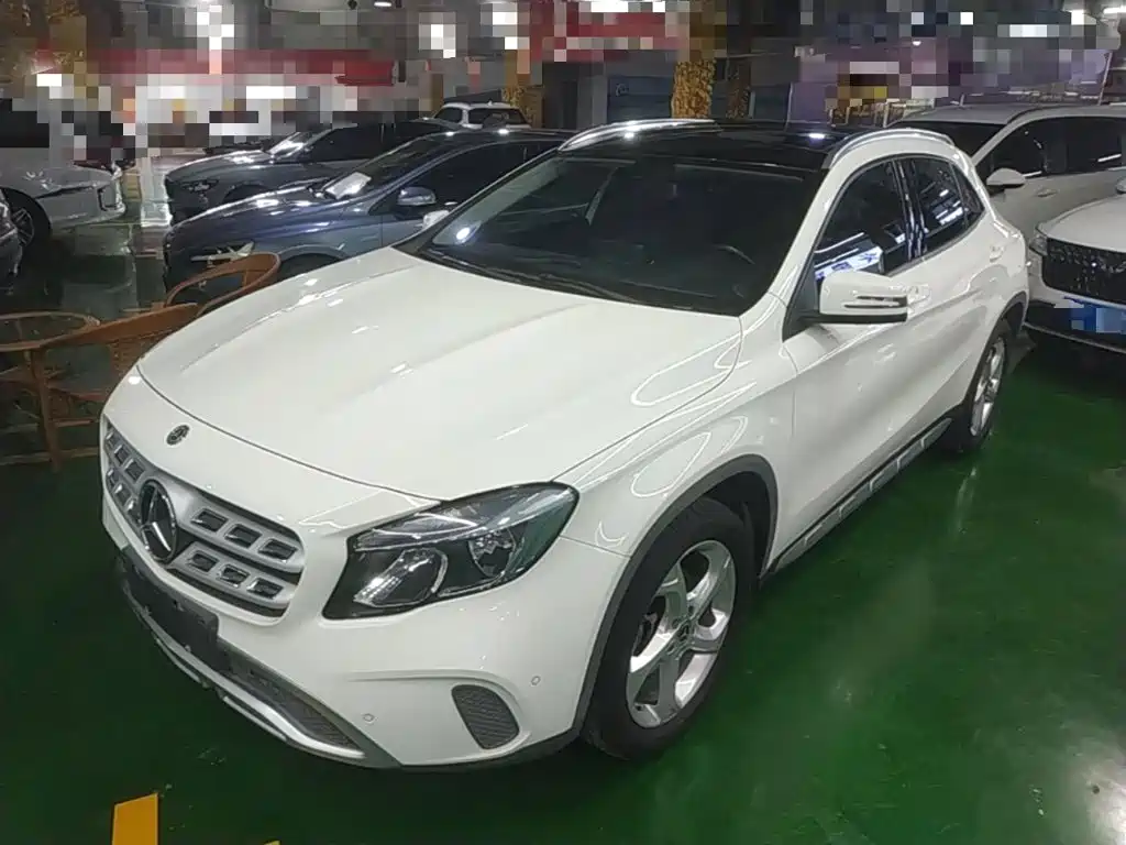 Mercedes-Benz GLA
