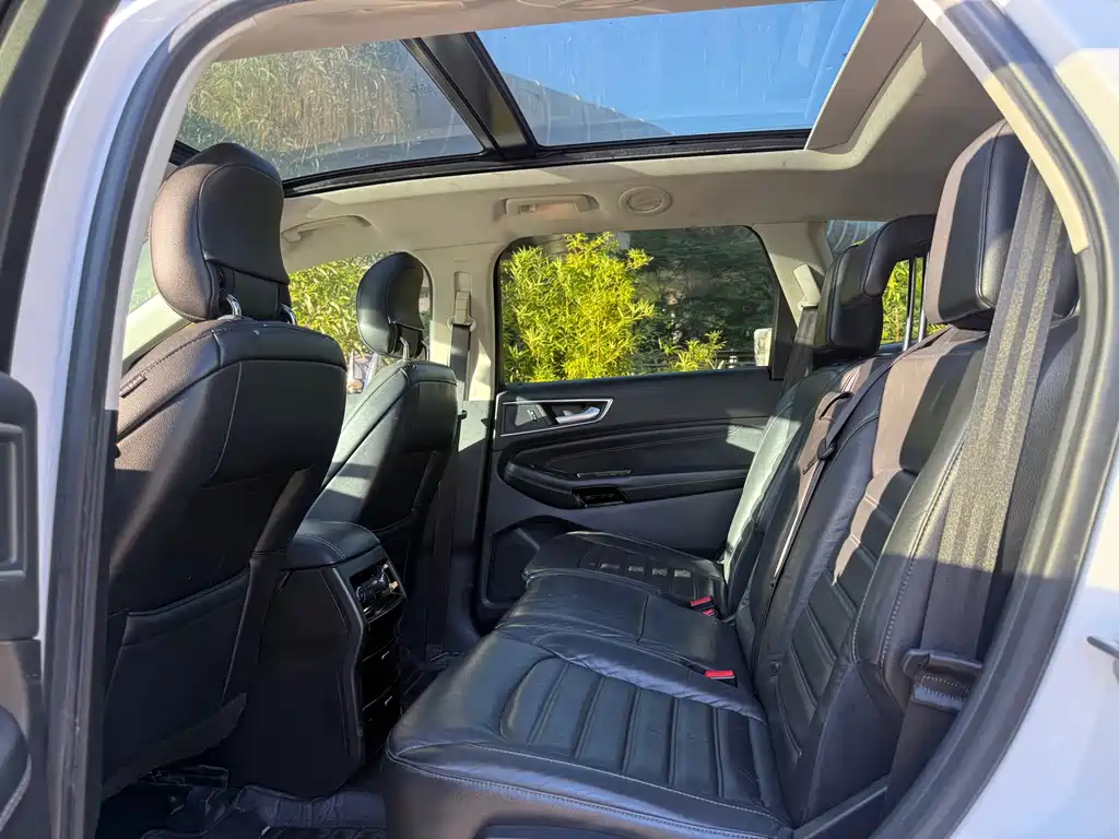 Ford Edge — миниатюра 12