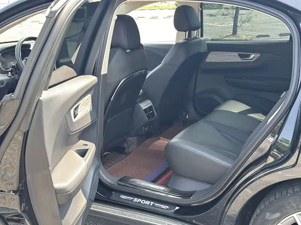 Hongqi E-QM5 2023 620km PLUS