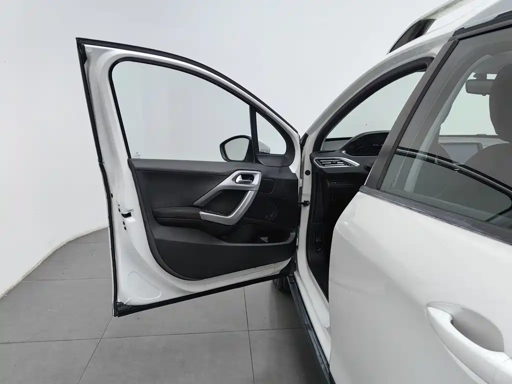 Peugeot 2008 — миниатюра 8