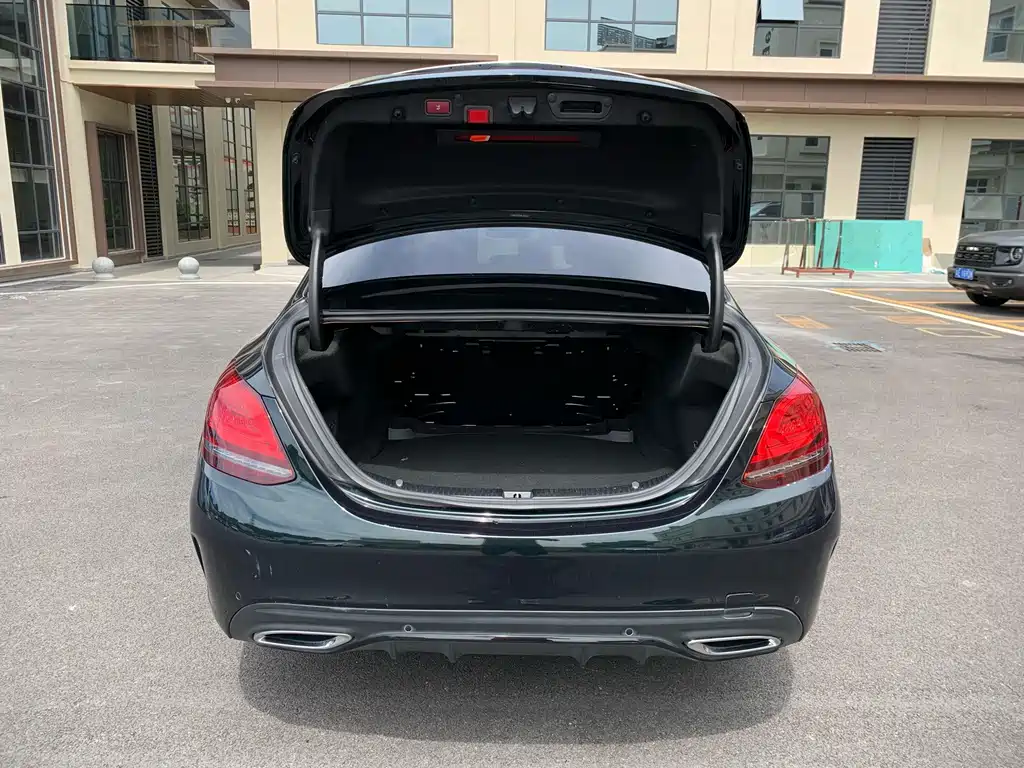 Mercedes-Benz C-Class — миниатюра 7
