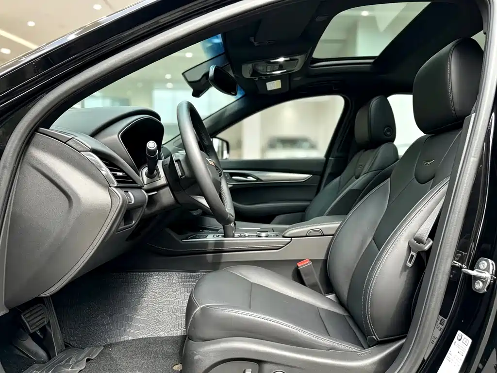 Cadillac CT5 — миниатюра 6