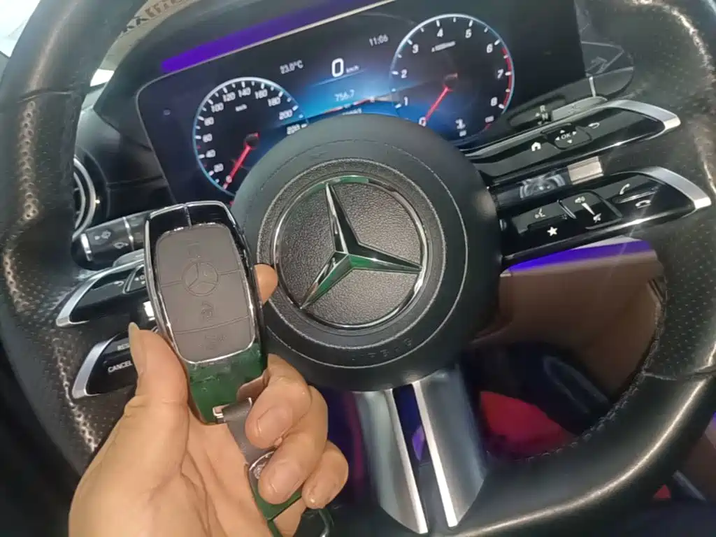 Mercedes-Benz E-Class — миниатюра 9