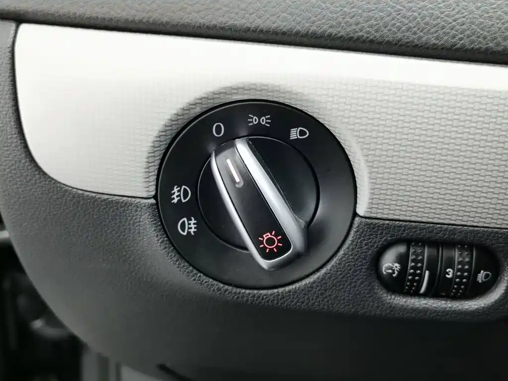 Volkswagen Sagitar — миниатюра 21