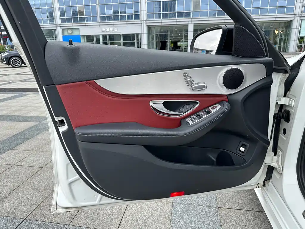 Mercedes-Benz C-Class — миниатюра 17